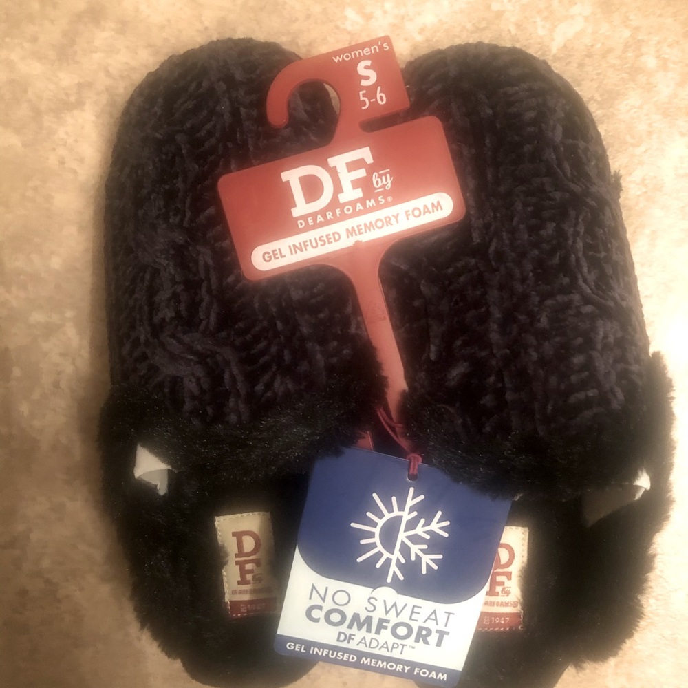 Women’s black chenille knit house slippers